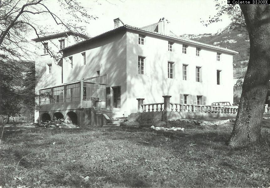 Ventabren 1960, Roquefavour, Château Fraissinet devenu Maison de Retraite (Fondation Cartoux) de 1960 à 1990 environ. Coll. privée